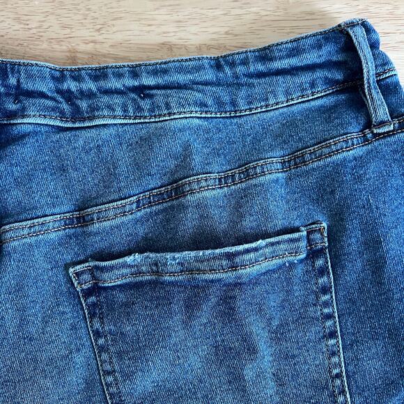 Ava & Viv Women's Plus Size High Waisted Bermuda Jean Shorts - Size 24 - NWT - Picture 8 of 13